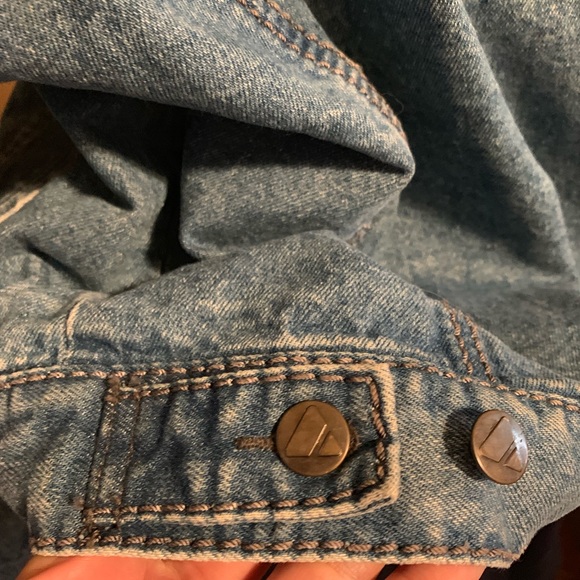 Vintage Liz Wear Denim Jean Jacket Size Medium with 6 pockets - Picture 6 of 16